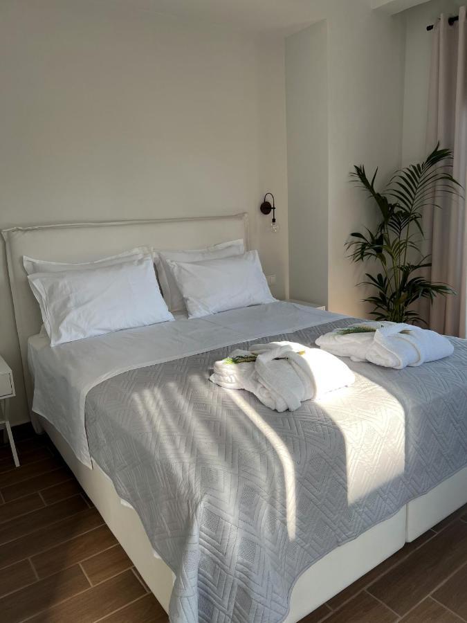 The Nook Suite 에르무폴리 외부 사진